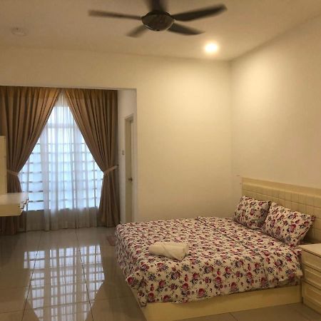 R&C Homestay 4 อิโปห์ ภายนอก รูปภาพ